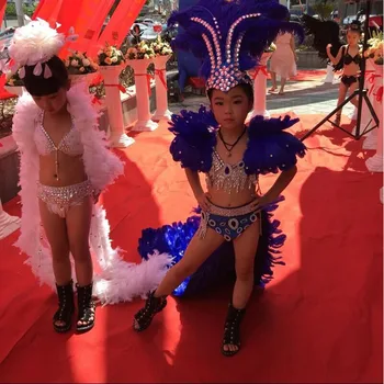 balta juoda mėlyna raudona plunksna vinjetė vaikams carnaval etapo rezultatus šukuosena girl Nuotrauka 2